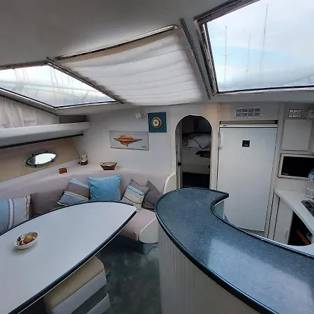 Botel Bateau Pause 4*