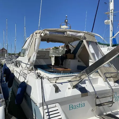 Bateau Pause Botel 4*